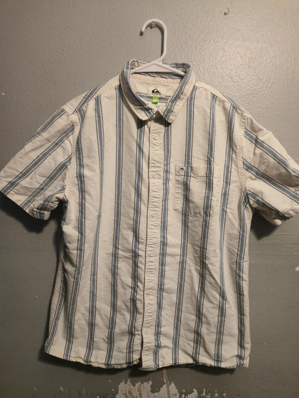 Quiksilver Men's Regular Fit Striped Short Sleeve Button-Up Shirt Large